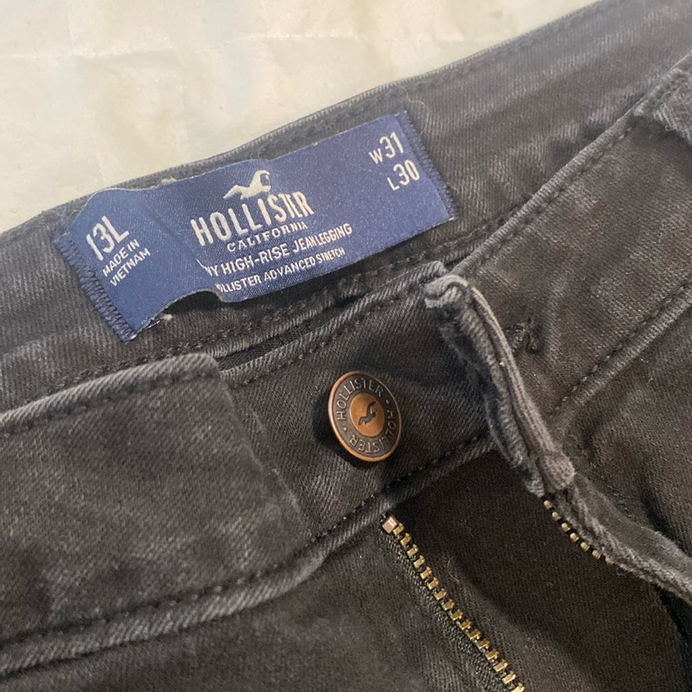 Hollister black skinny jeans